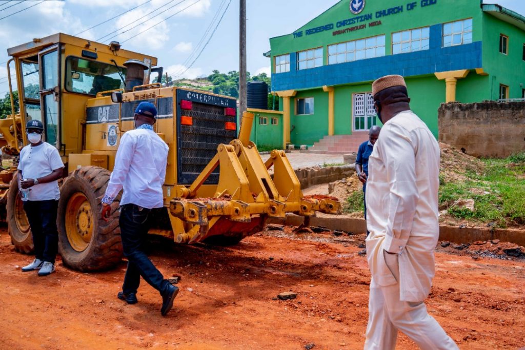 LOCKDOWN OFFERS OPPORTUNITY TO FIX TOWNSHIP ROADS…AS RESIDENTS HAIL #FAYEMI FOR REHABILITATING ADO #EKITI BAD ROADS